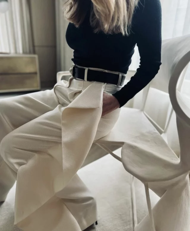« The theme of the day is sculptural. 
How fashion inspires home and home inspires fashion. My favorite «  
by @jessicagerstendesign 
The GEDO — trousers with architectural lines.
This piece was created especially for her, made from a honeycomb jacquard fabric