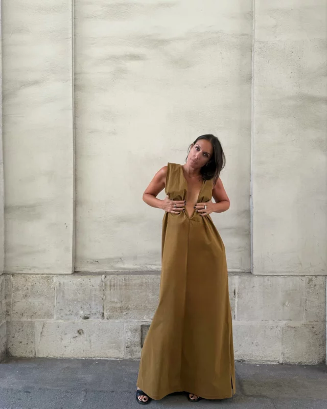 La robe Fiona, nouée au gré de vos envies. 

#newshop #forsale #newcollection 
#slowfashionseason #paris
